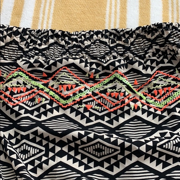 Tribal Print Romper - Picture 3 of 5